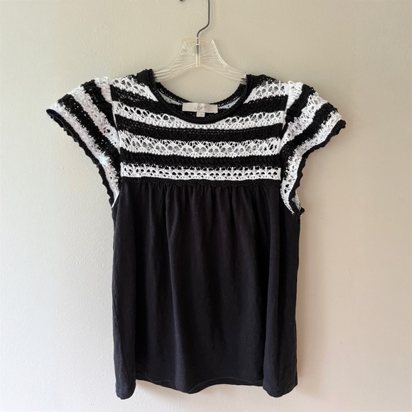 Loft Sz S Crochet Ruffle Crew Neck Sleeve Top Blouse Pullover Black White - Picture 2 of 5